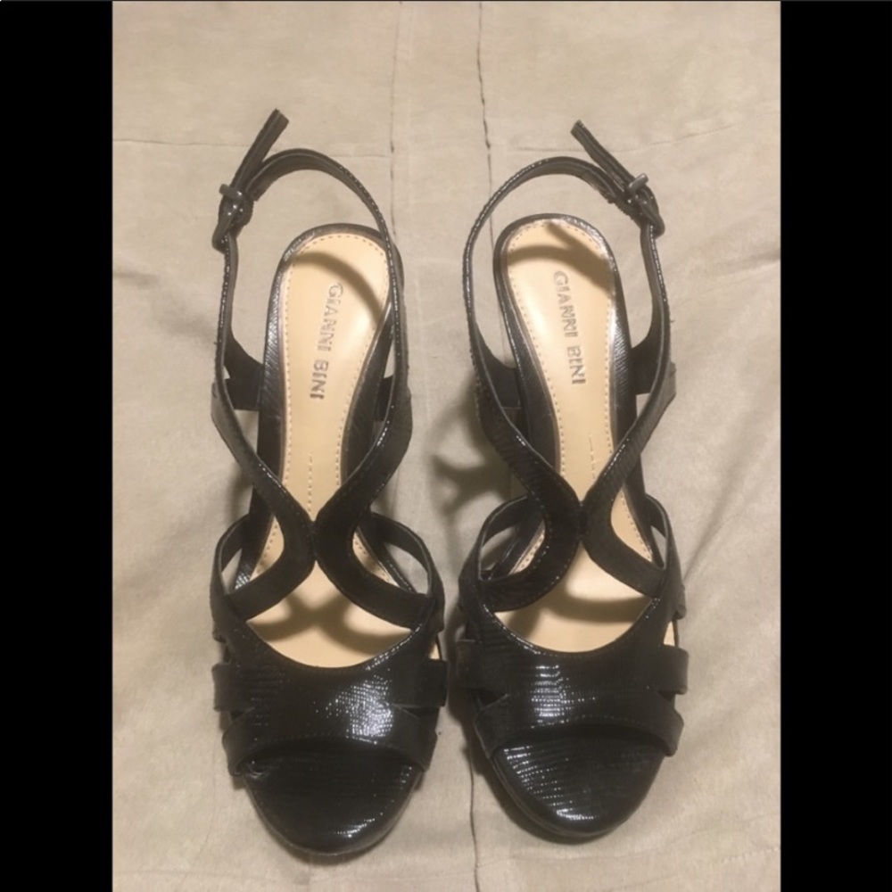 Black strappy shoes